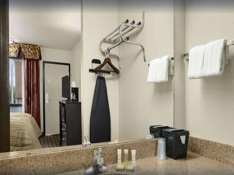 Super 8 By Wyndham Fort Worth Tx Экстерьер фото